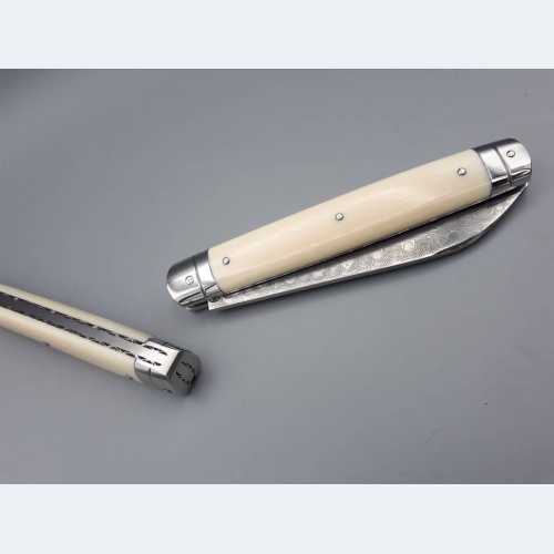 Tonneau ivoire de phacochère